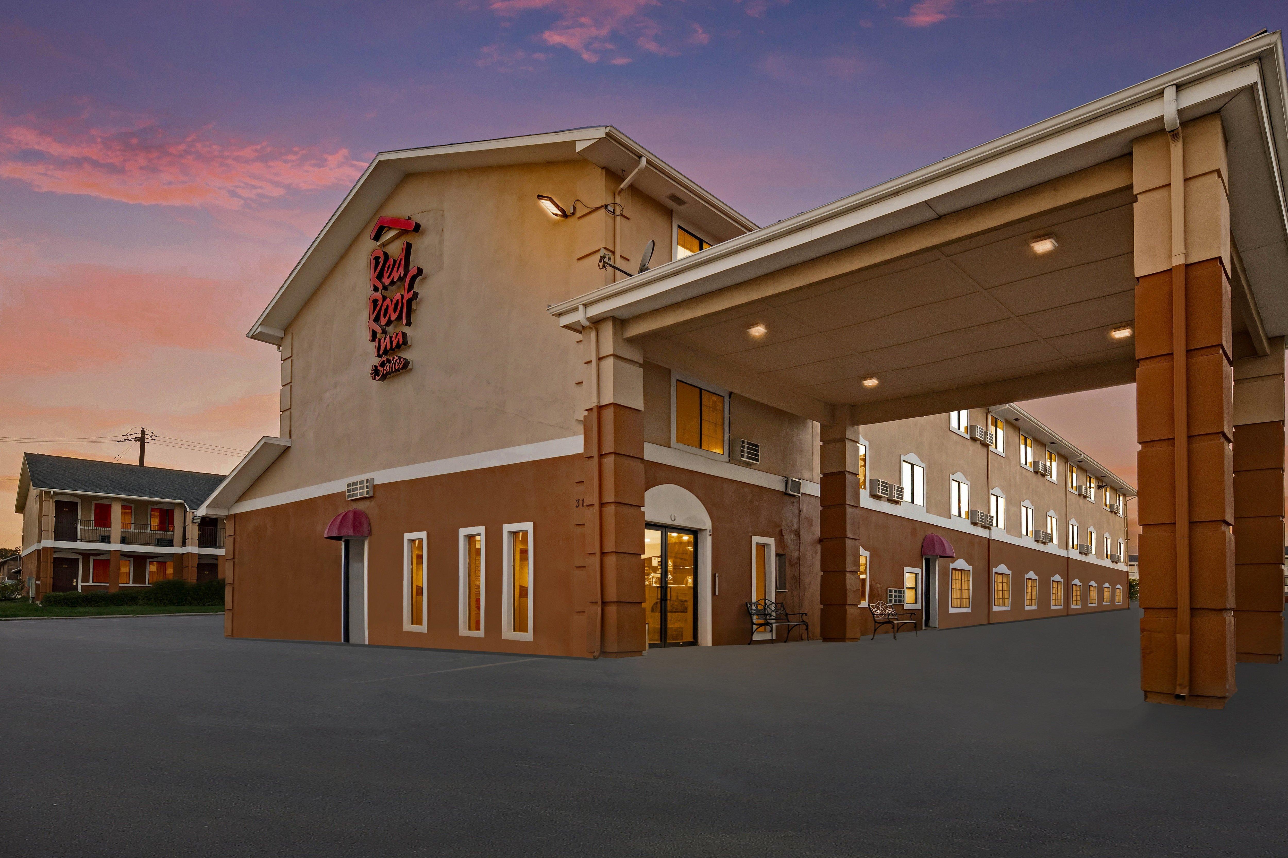 Hotel Red Roof &